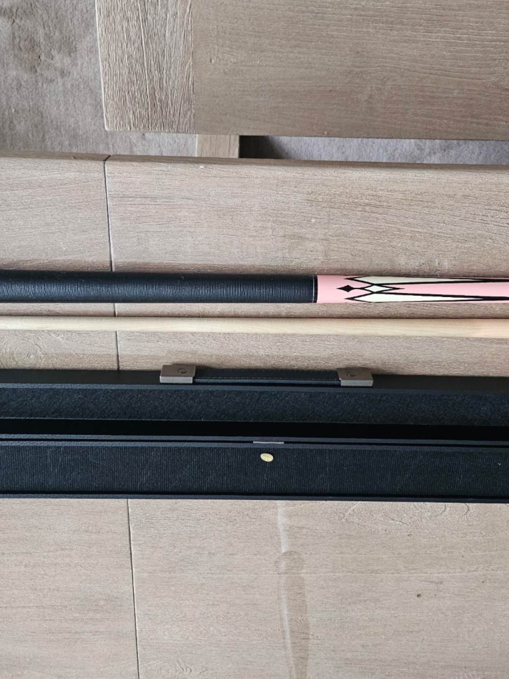 McDermott Lucky Pool Cue with hard case Pink Womens